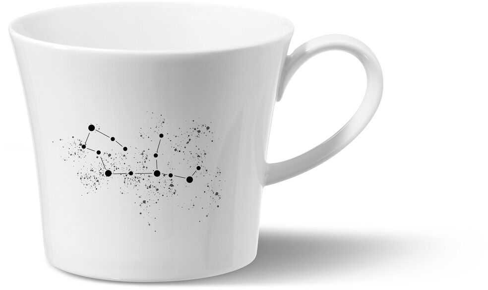 Ein weißer Frühstückstasse der ZEIT-Sonderedition »Berlin« mit minimalistischen schwarzen Sternzeichen-Design. Ideal für Kaffee oder Tee.