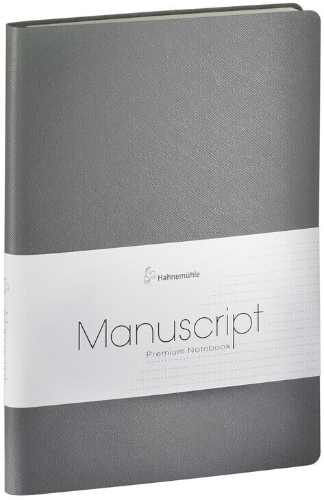 Graues Notizbuch »Manuscript«, DIN A5, mit weißem Etikett um den Einband, aufgenommen vor einem weißen Hintergrund.