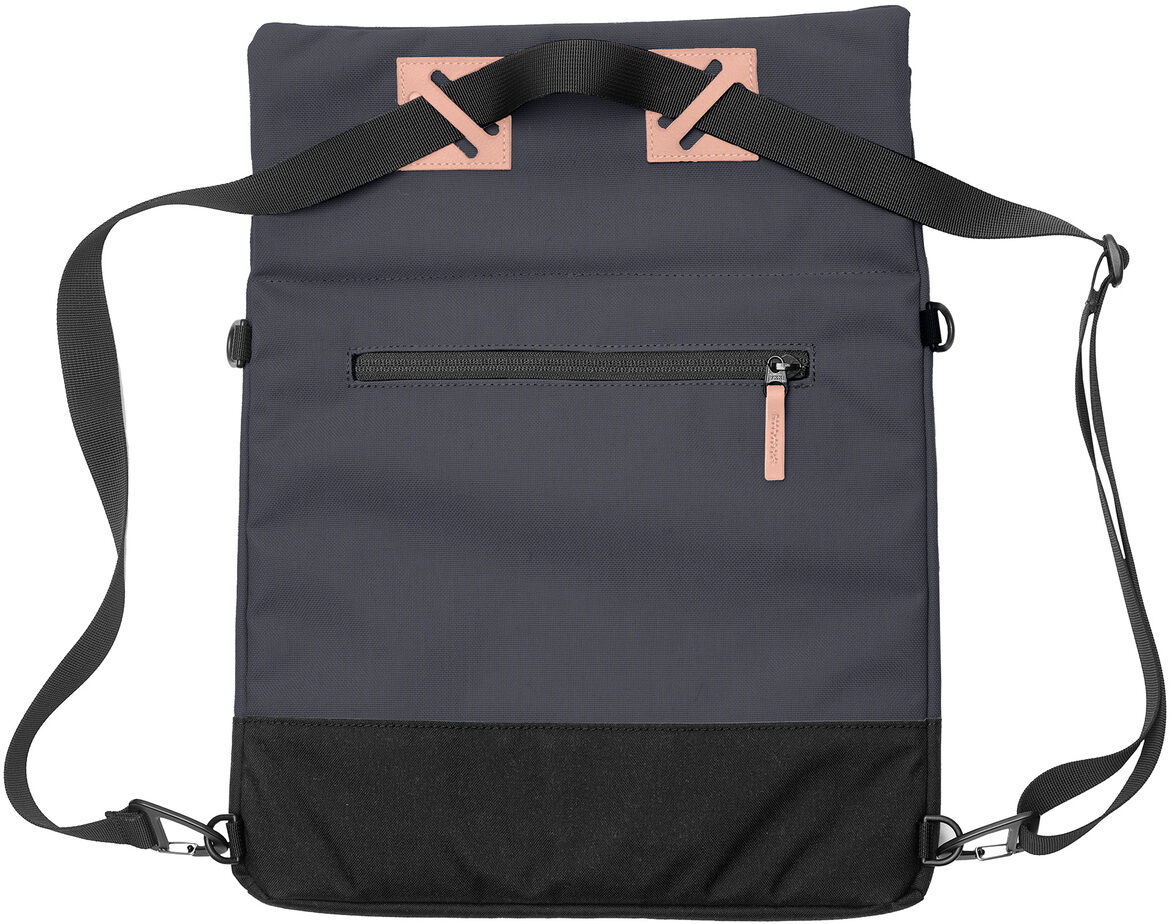 Ein minimalistischer, rechteckiger Pouch mit der Bezeichnung »Meije«, in dunklen Grautönen und Schwarz, ausgestattet mit einem Reißverschluss an der Vorderseite und einem verstellbaren Schultergurt.