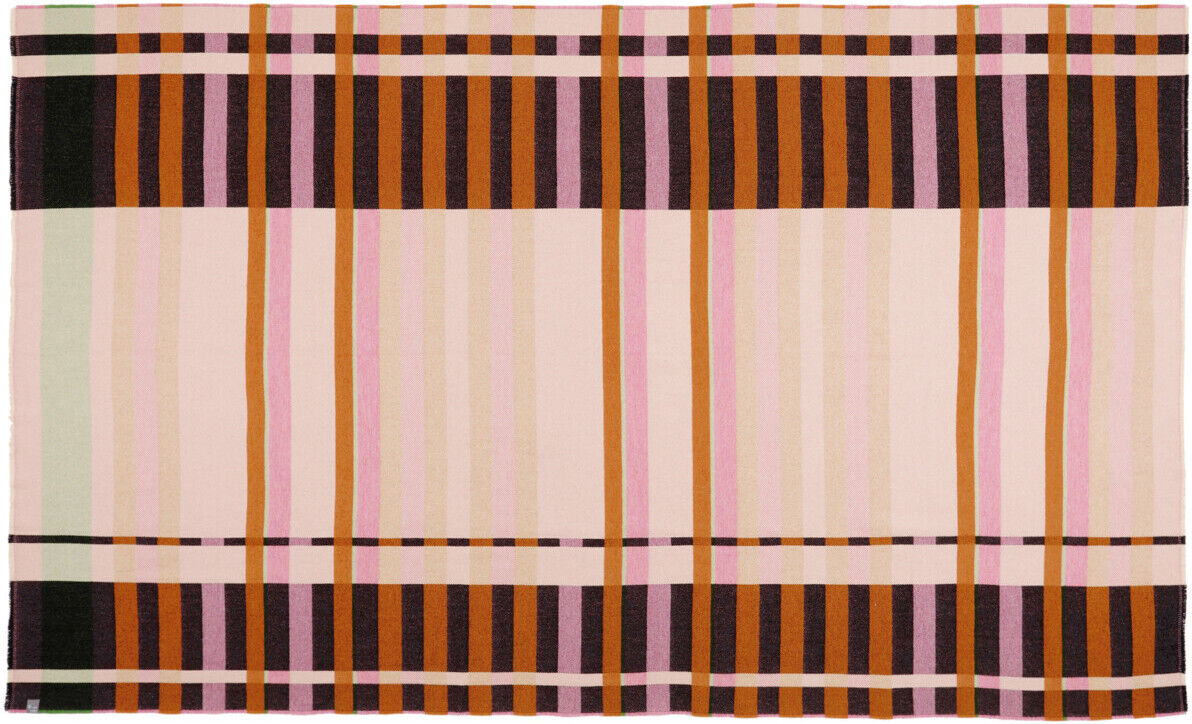 Eine Decke im Bauhaus-Stil mit geometrischem Muster und Farbkombinationen aus Schwarz, Braun, Rosa, Beige und Orange. Hergestellt aus 100% Baumwolle.