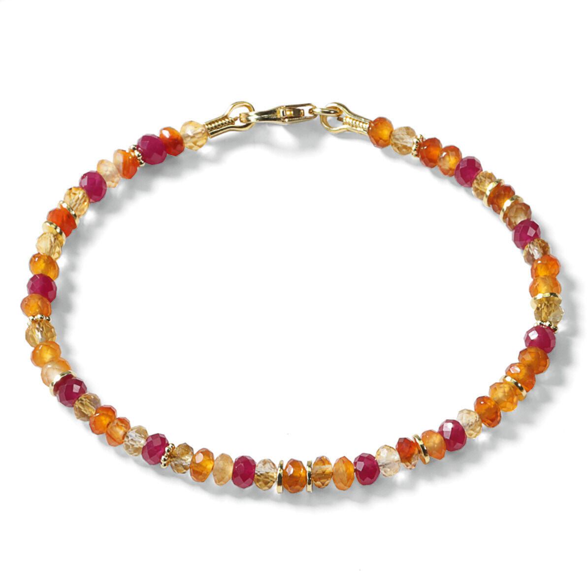 Filigranes Armband aus dem Schmuckset »Annabelle« von Ars mundi mit kleinen facettierten Edelsteinperlen aus Zitrin, Karneol und Korund sowie vergoldeten 925er-Silberelementen, harmonisch in Rot-, Orange- und Gelbtönen arrangiert, mit Karabinerverschluss.