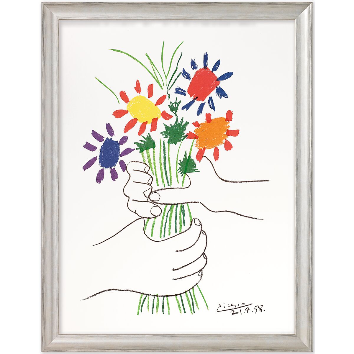 Gerahmtes Bild von Pablo Picasso mit dem Titel "Hände mit Blumenstrauß" von 1958. Auf weißem Hintergrund sind farbenfrohe, stilisierte Blumen in Gelb, Rot, Orange, Blau und Lila zu sehen, die von zwei skizzenhaften Händen gehalten werden. Schlichte silberfarbene Umrahmung.