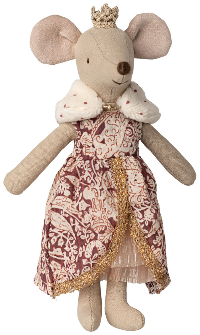 Stoffmaus als Königin mit goldener Krone, gemustertem königlichen Kleid in Rot und Rosa, weißem Umhang mit goldenen Details; freundliches Kuscheltier für Kinder und dekorativen Einsatz.
