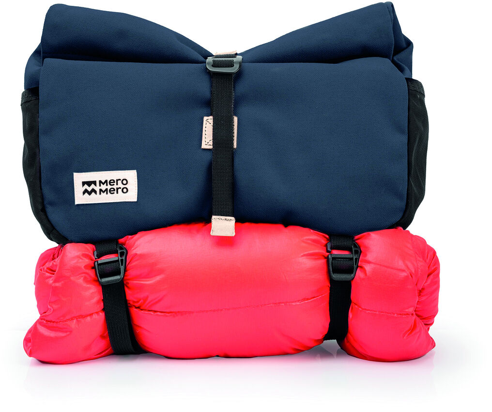 Die Lenkertasche »Piha« ist eine kompakte Fahrradtasche in Blau und Rot. Sie verfügt über robuste Schnallen und flexible Befestigungsmöglichkeiten, ideal für Outdoor-Aktivitäten und Freizeitgestaltung.