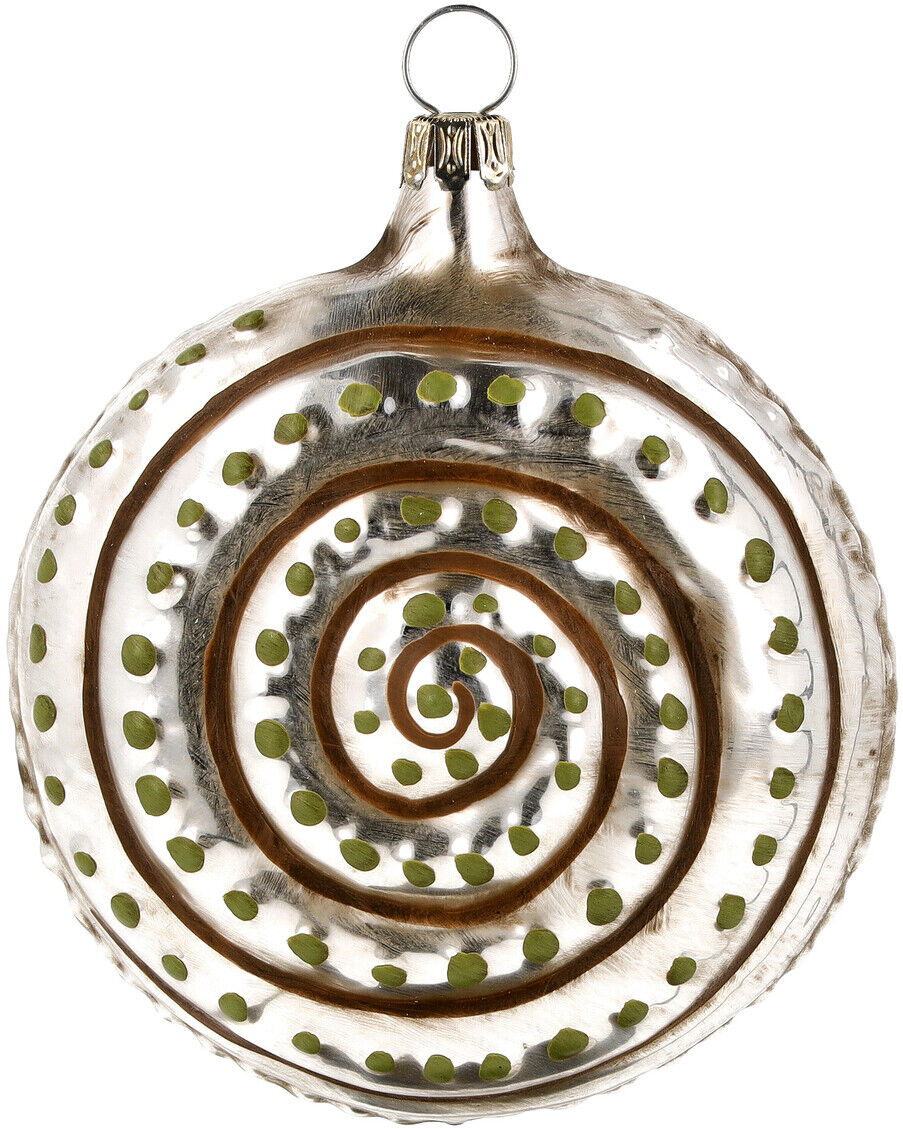 Glaskugel mit eigenwilligem Hirschkopf-Design in Silber, Gold und Grün, ideal als Christbaum- oder Weihnachtsbaumdekoration.