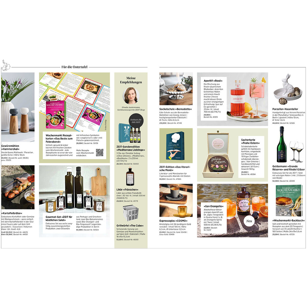 Zwei Katalogseiten des DIE ZEIT Osterkatalogs zeigen hochwertige Geschenkideen und Produkte für Ostern. Abgebildet sind dekorative Kerzen, bunte Rezeptkarten, Olivenöl, Brot, exklusive Getränke, Geschenksets, ein Schneidebrett, edle Gläser und Bücher. Florale und frühlingshafte Elemente dominieren das Design.