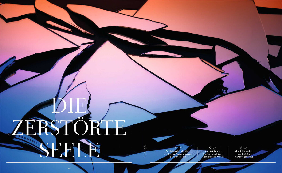 Ein Magazincover mit dem Titel 'ZEIT VERBRECHEN 25/24' und dem Text 'Die zerstörte Seele' auf einem abstrakten, farblich kontrastierenden Hintergrund in Schwarz, Weiß, Blau, Orange, Pink und Lila.
