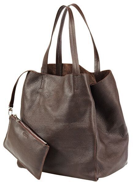 Die ZEIT-Tasche „Cep“ ist eine große, moderne Handtasche aus hochwertigem braunen Leder. Die Tasche verfügt über ein geräumiges Hauptfach und eine praktische, abnehmbare kleine Tasche mit Reißverschluss, die ebenfalls aus braunem Leder besteht. Die Tasche hat zwei breite Tragegriffe und zeichnet sich durch ihr elegantes und stilvolles Design aus. Ideal für den alltäglichen Gebrauch und als modisches Accessoire.