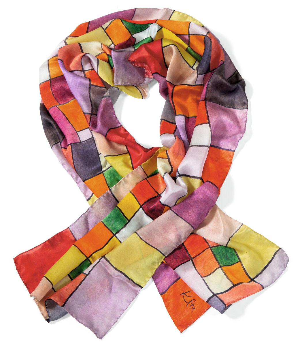 Seidenschal mit abstraktem, farbenfrohem Muster aus bunten, quadratisch und rechteckigen Formen nach einem Gemälde von Paul Klee, in lebendigen Tönen wie Lila, Rot, Gelb, Orange und Grün gestaltet.