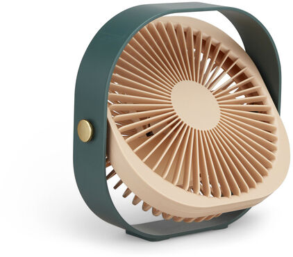 Tragbarer Ventilator »Fantastic« in Beige und Dunkelgrün mit goldenem Knopf. Ideal für den Einsatz bei Sommerhitze und für unterwegs.