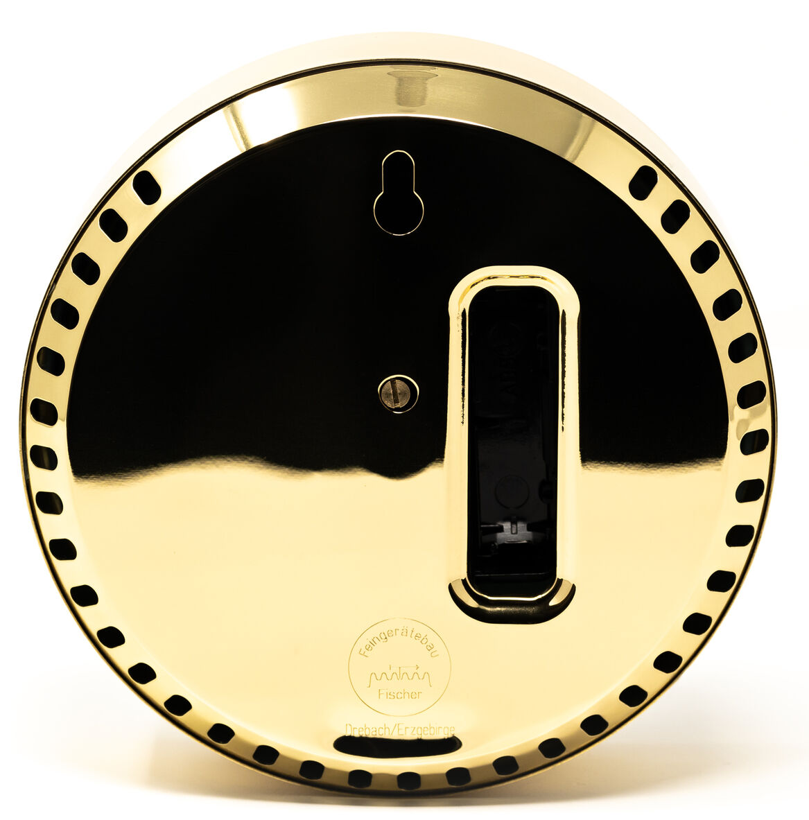 Rückseite einer luxuriösen, modernen Weltzeituhr in einer polierten goldfarbenen Metallausführung mit schwarzen Akzenten. Es handelt sich um die ZEIT-Sonderedition »POLAR Weltzeituhr« der Fischer Manufaktur.