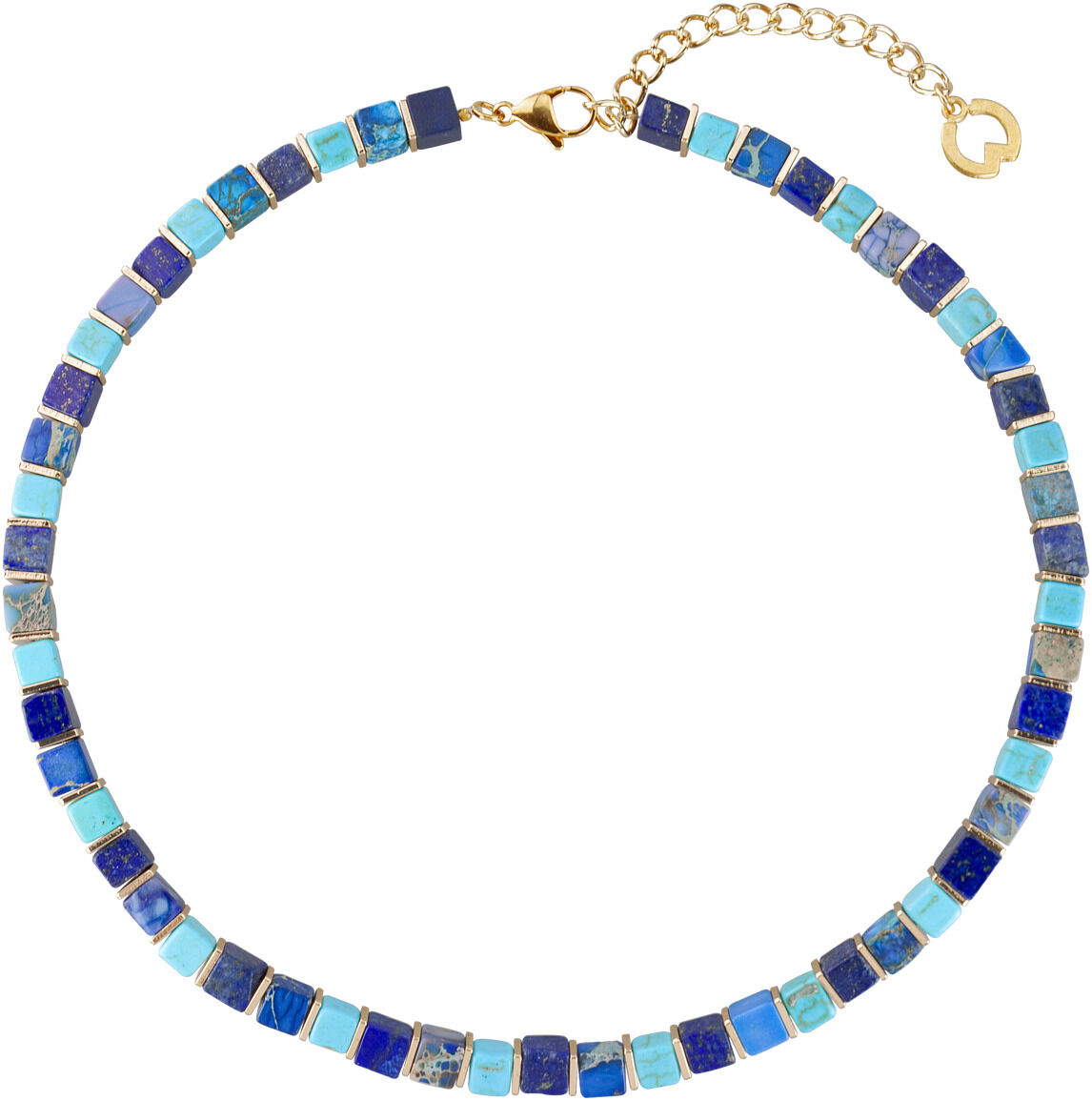 Das Bild zeigt das Collier "Zeit-2026-03" von Petra Waszak für Ars mundi. Die Kette besteht aus abwechselnd würfelförmigen blauen und türkisfarbenen Perlen sowie einem goldenen Verschluss mit Verlängerungskettchen. Das Schmuckstück wirkt elegant und kunstvoll.