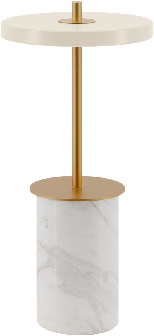 Kabellose Tischlampe Asteria Move Mini mit rundem, weißem Lampenschirm, goldfarbener Stange und zylindrischem Marmorfuß auf weißem Hintergrund. Die Lampe vereint modernes, minimalistisches Design und eleganten Look.
