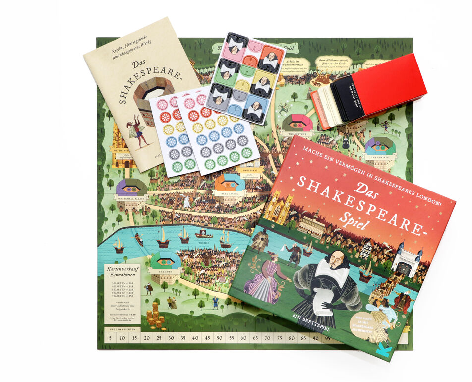 Das Bild zeigt ein Brettspiel namens 'Das Shakespeare-Spiel', bestehend aus einem Spielbrett mit grünen und braunen Elementen, Spielkarten, einer Packung mit Spielfiguren, und einer Anleitung. Das Spielbrett illustriert eine mittelalterliche Szene. Die Schachtel des Spiels zeigt ein Porträt von William Shakespeare umgeben von Szenen aus seinen Stücken.