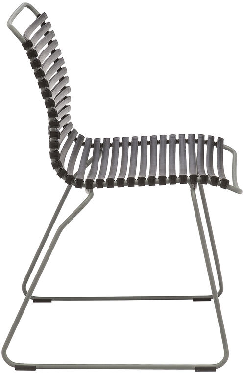 Moderner CLICK Esszimmerstuhl ohne Armlehne, mit einem Rahmen aus Stahl und Kunststofflamellen in Schwarz. Der Stuhl hat ein minimalistisches und ergonomisches Design, perfekt für moderne Innenräume.