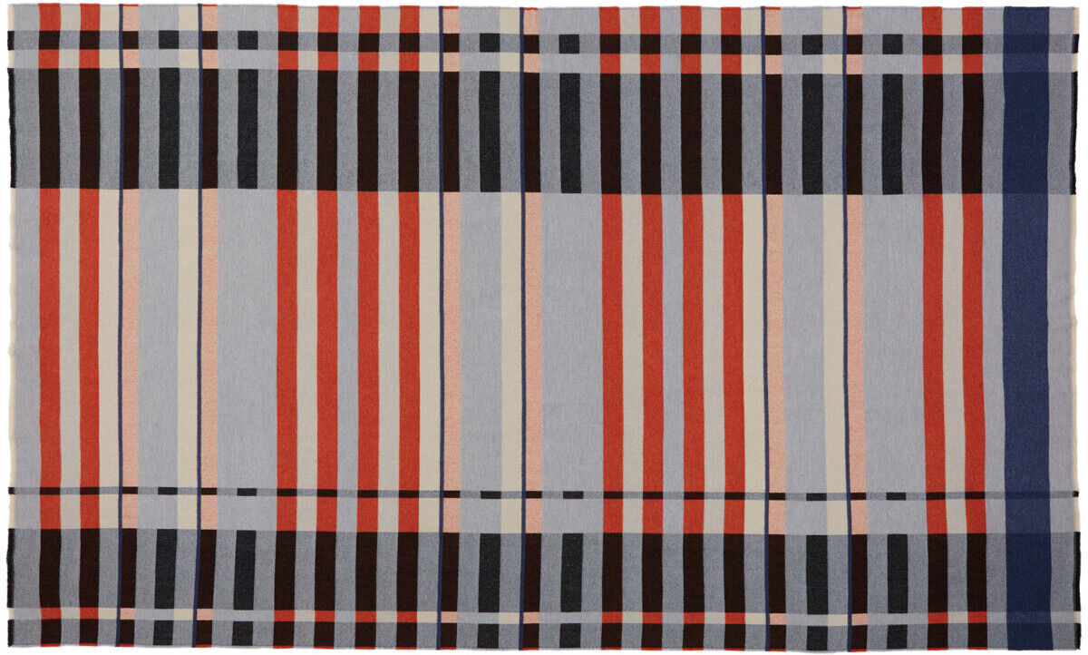 Bauhaus Stölzl Decke L mit geometrischen Streifenmustern in Rot, Blau, Schwarz, Beige und Grau.