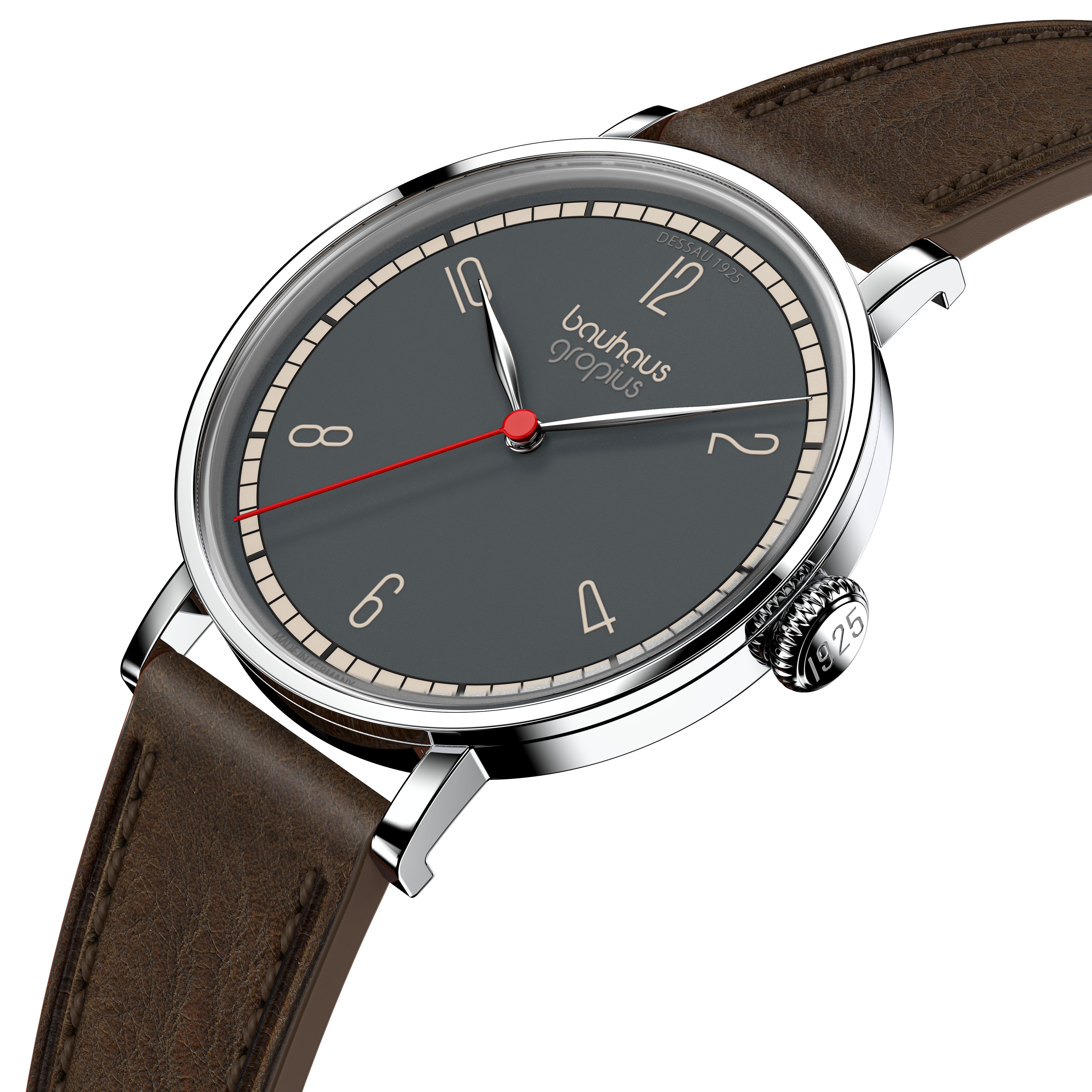 Die Abbildung zeigt eine elegante Armbanduhr der ZEIT-Sonderedition "Walter Gropius New Bauhaus Dessau 1925". Die Uhr verfügt über ein rundes Edelstahlgehäuse, ein schlichtes graues Zifferblatt mit beige-farbenen arabischen Zahlen, roten Sekundenzeiger und einem braunen Lederarmband. Sie ist klar im minimalistischen Bauhaus-Stil gestaltet und verkörpert zeitlose Eleganz sowie klassisches Design.