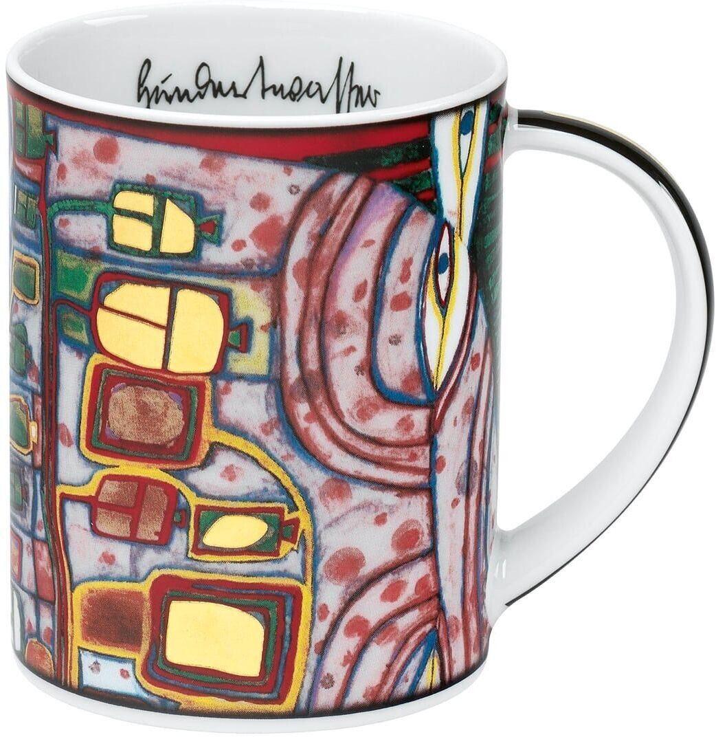 Ein Becher aus einem Set von vier »Magic Mugs 2021« von Hundertwasser, bunt bemalt mit abstrakten und modernen Kunstmotiven in Rot, Gelb, Blau, Grün und Akzenten aus Schwarz und Weiß, mit einem weißen Henkel.