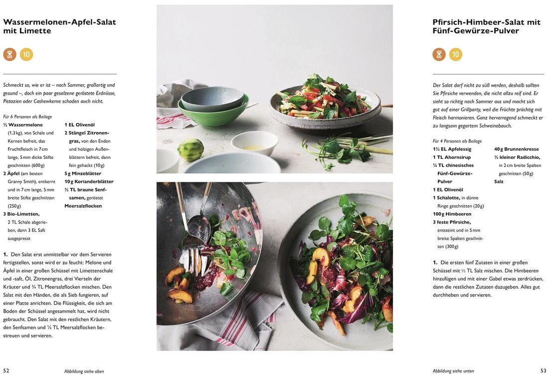 Zwei Seiten aus dem Kochbuch 'Simple' von Yotam Ottolenghi, die Rezepte für Wassermelonen-Apfel-Salat mit Limette und Pfirsich-Himbeer-Salat mit Fünf-Gewürze-Pulver zeigen.