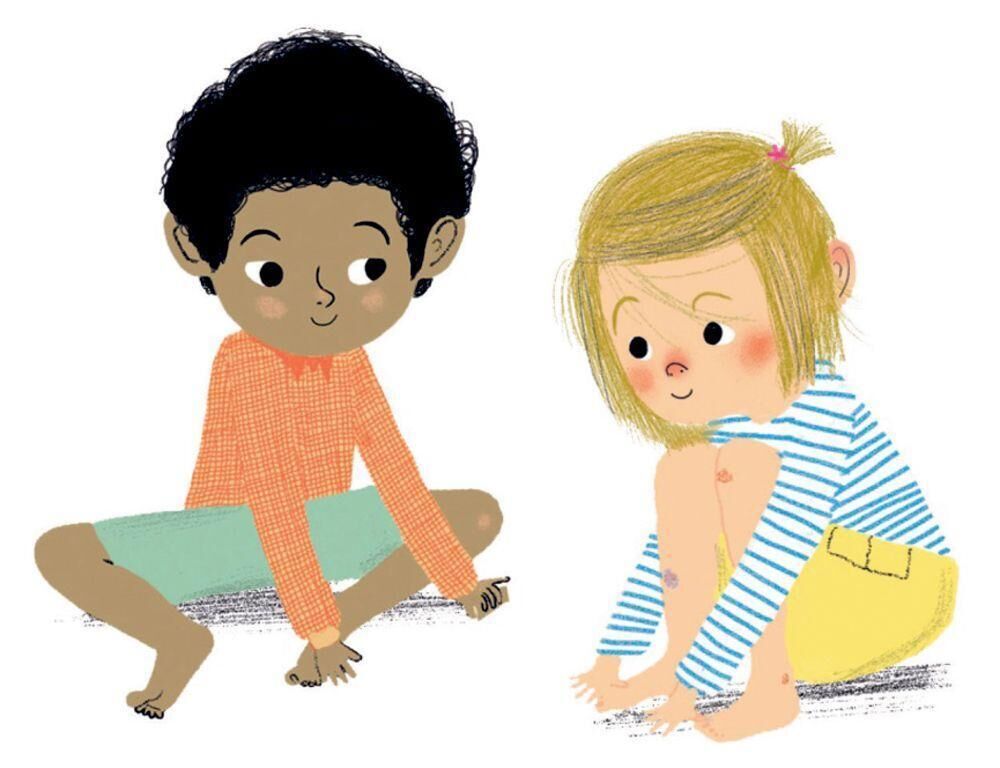 Illustration zweier Kinder: ein Kind mit dunklen Haaren in einem orangefarbenen Oberteil und grünen Shorts, und ein Kind mit blonden Haaren in einem gestreiften blau-weißen Oberteil und gelben Shorts. Beide Kinder sitzen auf dem Boden und schauen sich an.