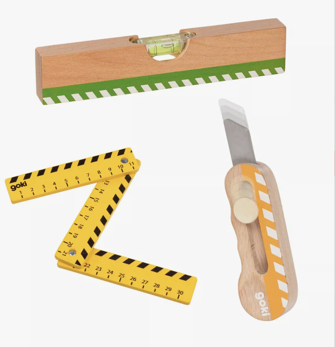 Ein farbenfrohes Werkzeug Set aus Holz, bestehend aus einer Wasserwaage, einem Winkelmesser und einer Handkreissäge, ideal für Kinder und Heimwerker.