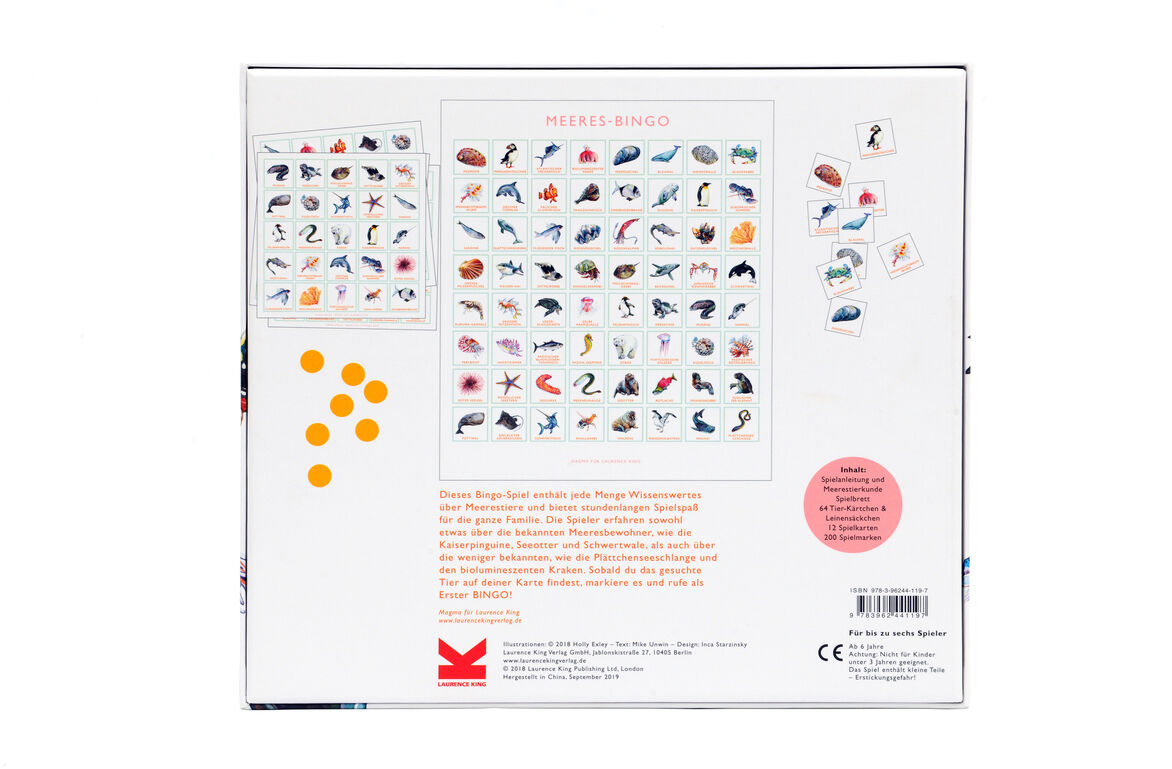 Ein Karton von 'Meeres-Bingo', einem Bingo-Spiel, das verschiedene Meerestiere zeigt. Die Abbildung zeigt zahlreiche Karten und Spielchips, sowie eine detaillierte Beschreibung des Spiels auf der Rückseite des Kartons. Das Spiel beinhaltet bunte Illustrationen von Meerestieren.