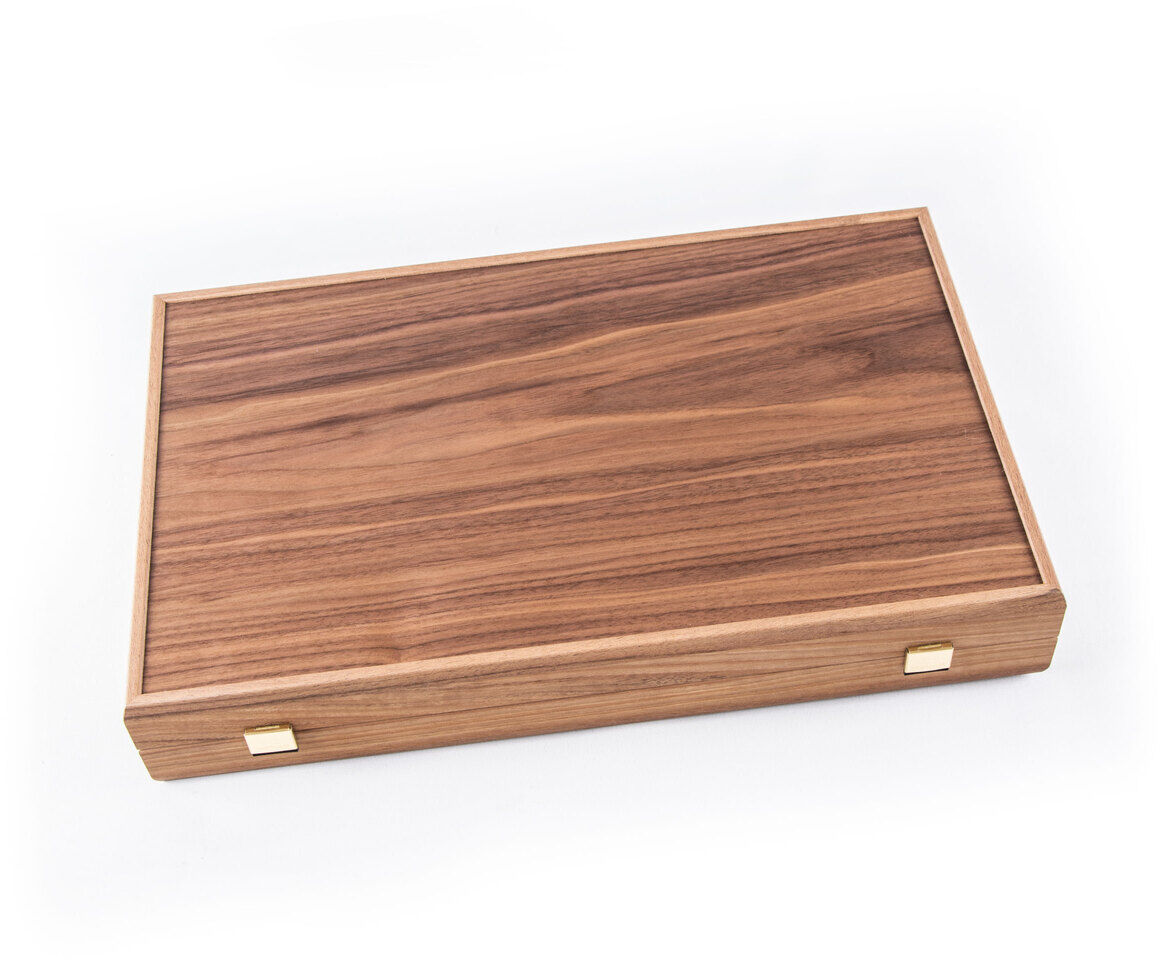 Ein elegantes Backgammon-Set aus Schwarzeiche mit Walnussintarsien. Die Box ist aus hochwertigem Holz gefertigt und zeigt kunstvolle Handwerkskunst.