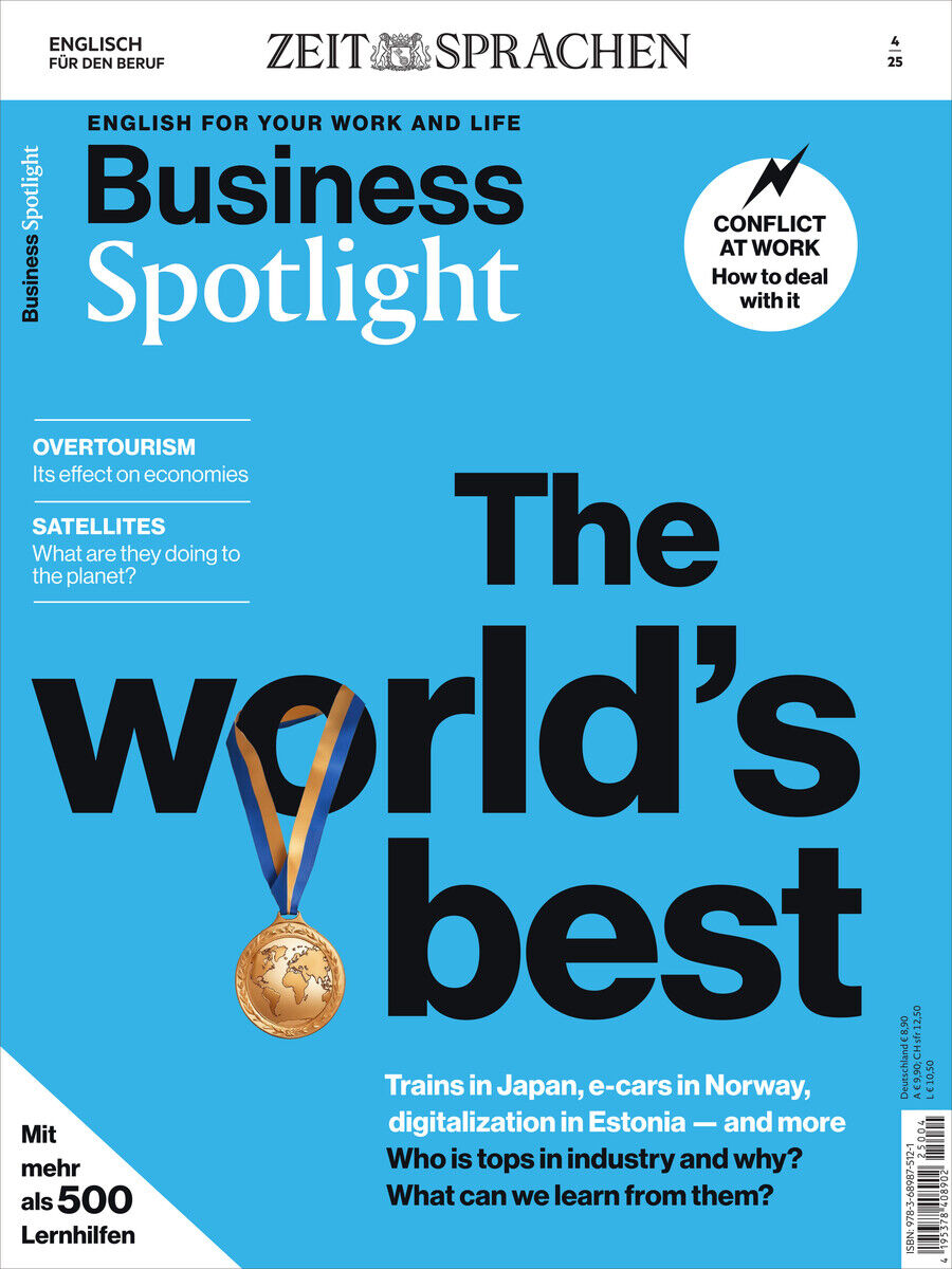 Das Cover des Business Spotlight Magazins 4/2025 zeigt einen blauen Hintergrund mit dem Titel 'The world's best' in schwarzen Buchstaben. Eine goldene Medaille verleiht dem Design Akzente. Oben sind Themen wie Konfliktmanagement und Digitalisierung erwähnt. Das Magazin richtet sich an Englischlernende im Beruf.