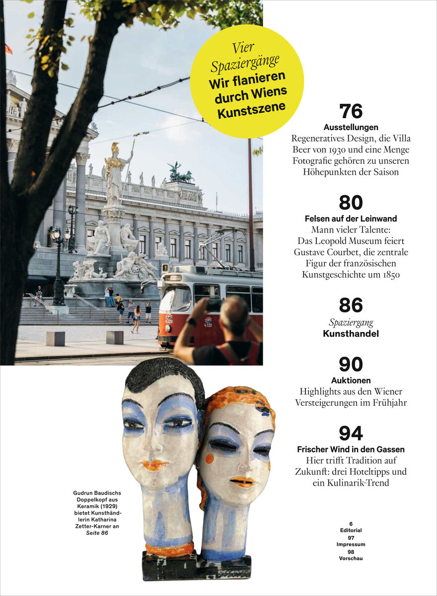 Detailreiche Seite des Kunstmagazins WELTKUNST 254/26 Sonderheft Wien mit Foto einer historischen Straßenbahn vor klassizistischem Gebäude und Skulptur, gelbem Kreis mit Slogan sowie zwei expressiven Maskenköpfen. Veranstaltungs- und Themenübersicht mit Seitenzahlen und Text.