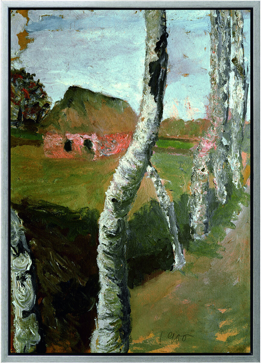 Limitiertes Giclée-Gemälde von Paula Modersohn-Becker, Titel "Birkenweg" (1900). Zu sehen ist ein von Birken gesäumter Feldweg mit einem roten reetgedeckten Haus vor grüner Landschaft unter bewölktem Himmel. Harmonische Farbabstufungen, Naturmotive und gerahmt in Silber.
