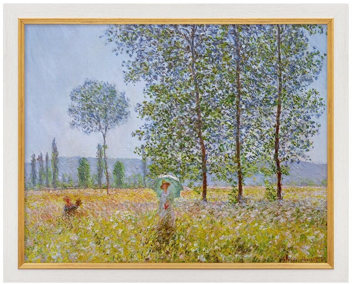 Ein impressionistisches Gemälde von Claude Monet mit dem Titel 'Felder im Frühling', 1887, zeigt eine Landschaft mit blühenden Feldern, hohen Bäumen und einer Frau, die einen Sonnenschirm hält. Die dominierenden Farben sind Grün, Blau, Gelb, Weiß und Braun.