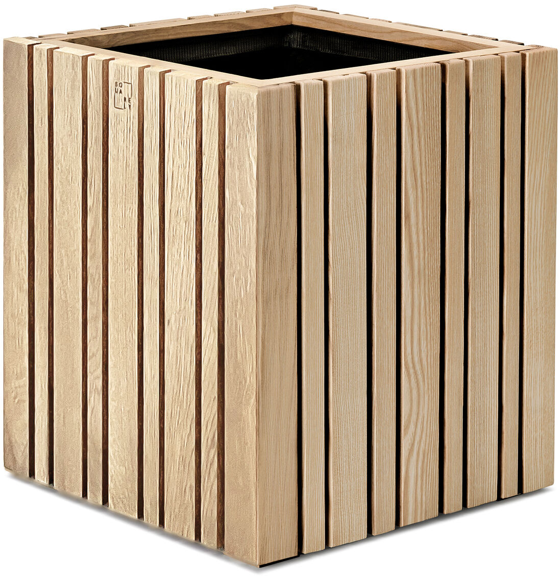 Ein quadratisches Pflanzgefäß aus naturfarbenem Holz mit vertikalen Lamellen und einer dunklen Innenfläche. Das Design ist modern und minimalistisch, geeignet für Innen- und Außenbereiche.