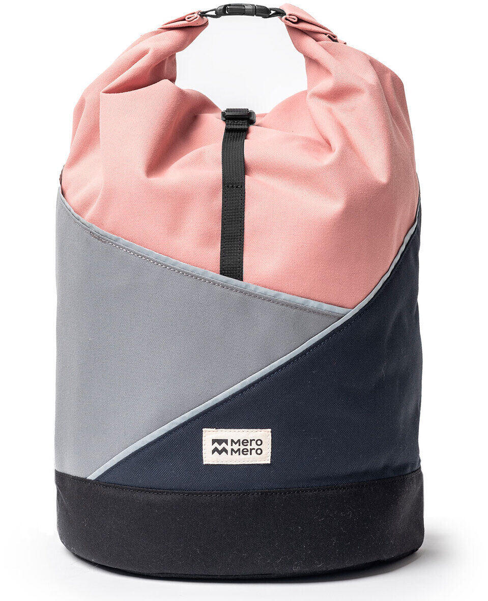 Die Tasche »Popoyo« ist eine stylische und vielseitige Rucksacktasche von MeroMero. Sie ist dreifarbig mit rosa, grauen und schwarzen Paneelen gestaltet und verfügt über einen Reißverschluss. Ideal für verschiedene Freizeitaktivitäten wie Wandern, Sport oder den Schulanfang.