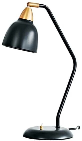 Eine schwarze Tischlampe mit einem minimalistischen und modernen Design. Die Lampe hat einen gebogenen Ständer und eine goldfarbene Verbindung am Lampenschirm.