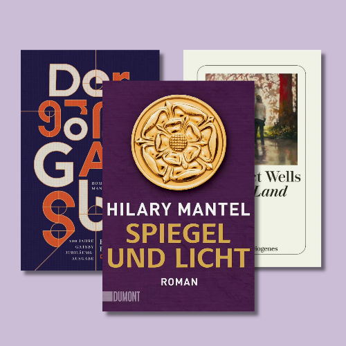 Link zur Kategorie Bücher, die Sie mit auf Zeitreise nehmen: Drei überlappende Buchcover vor fliederfarbenem Hintergrund. Vorn steht „Spiegel und Licht“ von Hilary Mantel, ein dunkelvioletter Roman mit großer goldener Tudor-Rose und DuMont-Logo. Dahinter links das dunkelblaue, typografische Cover von „Der große Gatsby“ mit orange-cremefarbenen Buchstaben; rechts „Hard Land“ von Benedict Wells mit cremeweißem Rahmen und einem Waldmotiv.