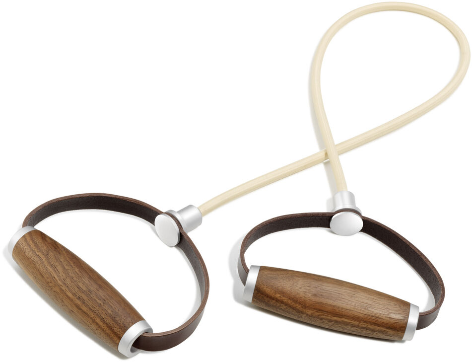 Ein Sportexpander mit ergonomischen Holzgriffen und einem beigen Gummiband, abgebildet auf einem weißen Hintergrund.